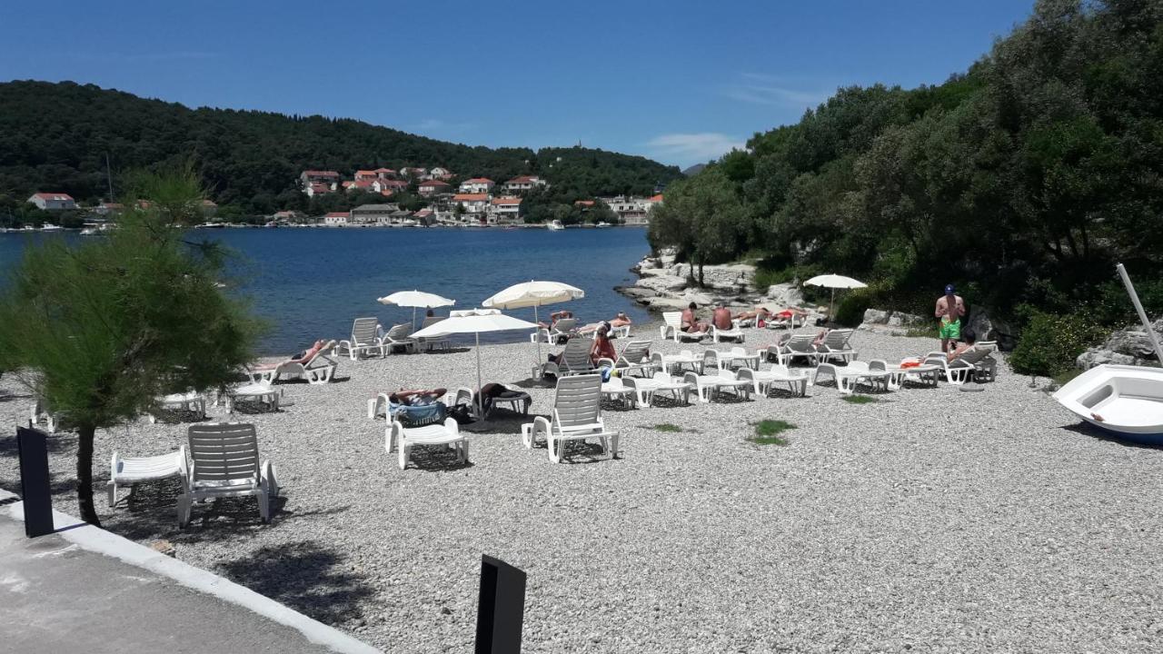 Apartments Iris Korčula Buitenkant foto